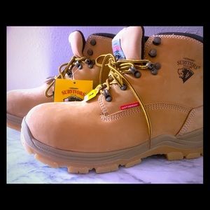 New! Herman survivor boots for men.. size 10